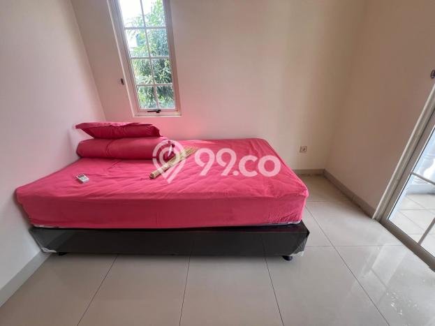 Disewakan Rumah Murah di Green Lake City Jakarta Barat dengan 4 Kamar Tidur Disewakan Rumah Murah di Green Lake City Jakarta Barat dengan 4 Kamar Tidur