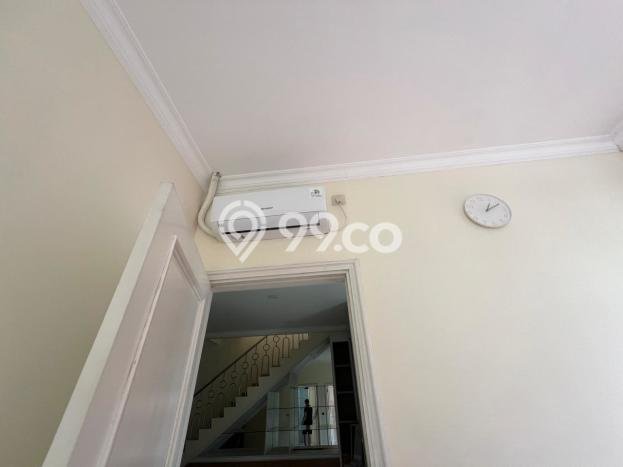 Disewakan Rumah Murah di Green Lake City Jakarta Barat dengan 4 Kamar Tidur Disewakan Rumah Murah di Green Lake City Jakarta Barat dengan 4 Kamar Tidur