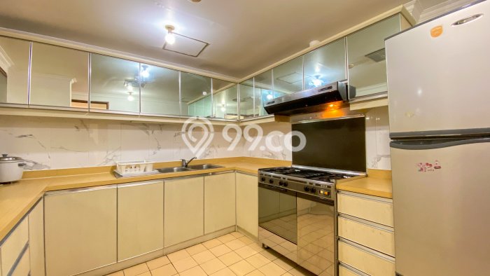 Apartemen Sewa 3 Kamar Murah Siap Huni di Jakarta Barat, Luas 203m2 Apartemen Sewa 3 Kamar Murah Siap Huni di Jakarta Barat, Luas 203m2