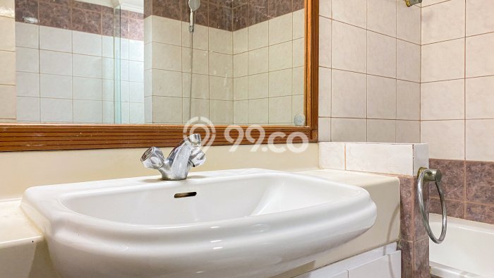 Apartemen Sewa 3 Kamar Murah Siap Huni di Jakarta Barat, Luas 203m2 Apartemen Sewa 3 Kamar Murah Siap Huni di Jakarta Barat, Luas 203m2