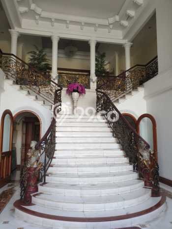 Siap Huni Hunian Elit 5 Kamar di Menteng Dekat ke Mana Saja Siap Huni Hunian Elit 5 Kamar di Menteng Dekat ke Mana Saja