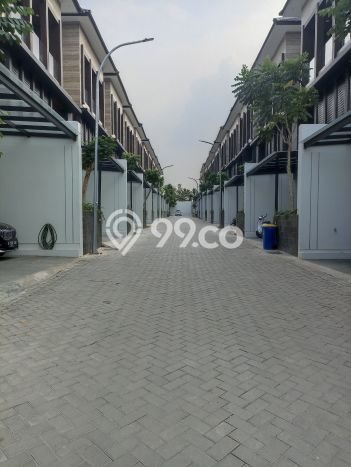 Dijual Rumah Mewah Elegan Dengan View Cantik di Pangkalan Jati, Depok Dijual Rumah Mewah Elegan Dengan View Cantik di Pangkalan Jati, Depok