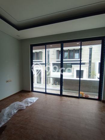 Ready to Use! Premium House LT 263m2 Desain Elegan di Pondok Labu Ready to Use! Premium House LT 263m2 Desain Elegan di Pondok Labu