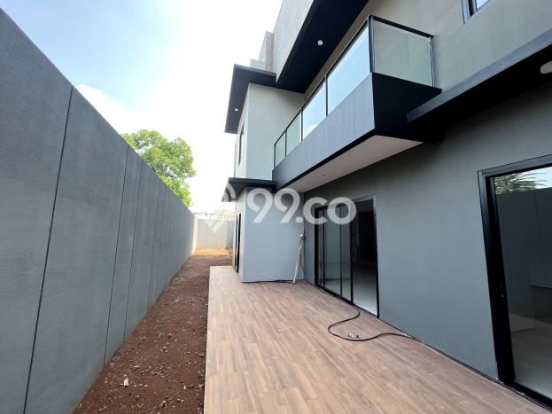 Ready to Use! Premium House LT 353m2 Desain Modern di Cinere Ready to Use! Premium House LT 353m2 Desain Modern di Cinere