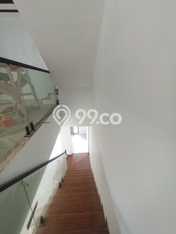 Hunian Mewah Siap Huni LT 207m2 di Cilandak, Jakarta Selatan Hunian Mewah Siap Huni LT 207m2 di Cilandak, Jakarta Selatan
