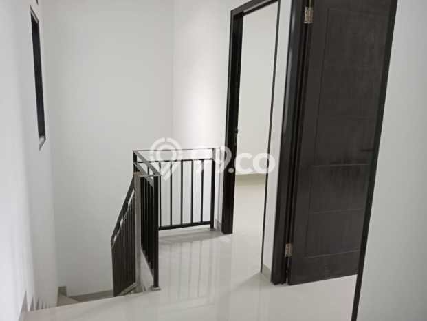 Rumah Minimalis 3 KT di Cirendeu Jakarta Selatan Unfurnished Rumah Minimalis 3 KT di Cirendeu Jakarta Selatan Unfurnished