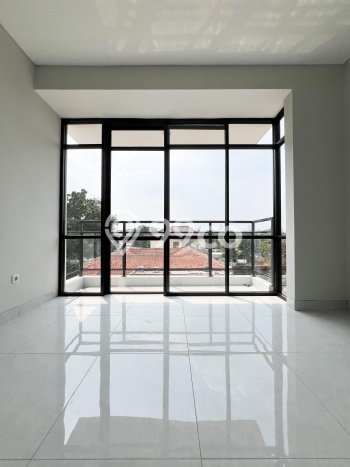 Rumah Luxury Modern Tanpa Renovasi di Kemang Jakarta Selatan Rumah Luxury Modern Tanpa Renovasi di Kemang Jakarta Selatan