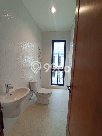 For Sale Hunian Rumah Nyaman 3 KT di Cirendeu, Jakarta Selatan For Sale Hunian Rumah Nyaman 3 KT di Cirendeu, Jakarta Selatan