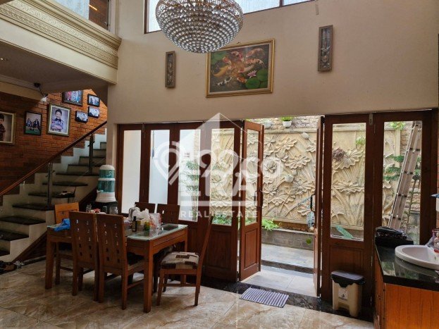 Jual Rumah Mewah Elegan Dengan View Cantik di Summarecon Bekasi, Bekasi Jual Rumah Mewah Elegan Dengan View Cantik di Summarecon Bekasi, Bekasi
