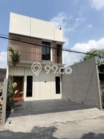 DIJUAL CEPAT! Rumah Modern di Depok, Sleman, Luas 103m2m² Bangunan 115m2m² Bisa Nego! DIJUAL CEPAT! Rumah Modern di Depok, Sleman, Luas 103m2m² Bangunan 115m2m² Bisa Nego!