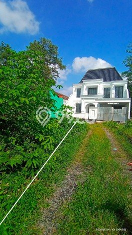 Lahan Dijual Lokasi Strategis di Yogyakarta dengan Luas 193m2 Lahan Dijual Lokasi Strategis di Yogyakarta dengan Luas 193m2