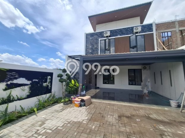 Dijual Hunian Rumah Terawat 5 Kamar di Maguwoharjo, Yogyakarta Dijual Hunian Rumah Terawat 5 Kamar di Maguwoharjo, Yogyakarta