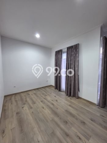 Disewakan! Rumah 3 Kamar Tidur &
3 Kamar Mandi di Pantai Indah Kapuk, Jakarta Utara Disewakan! Rumah 3 Kamar Tidur &
3 Kamar Mandi di Pantai Indah Kapuk, Jakarta Utara