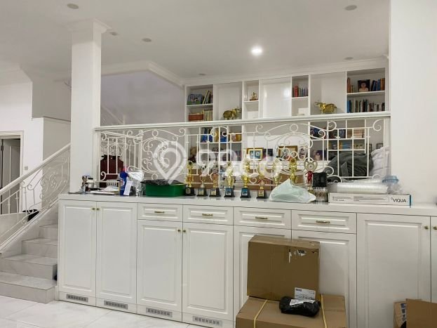 For Sale! Luxury House LT 200m2 Desain Elegan di Pantai Indah Kapuk For Sale! Luxury House LT 200m2 Desain Elegan di Pantai Indah Kapuk