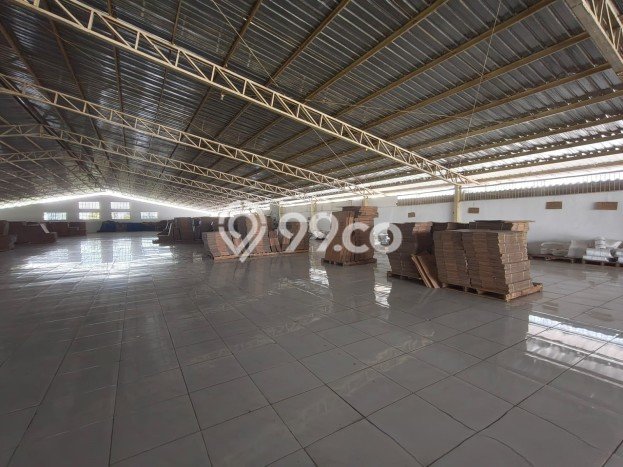 Unit Gudang Disewa Lokasi Sleman, Sleman Spesifikasi Luas Bangunan 4000m2 Unit Gudang Disewa Lokasi Sleman, Sleman Spesifikasi Luas Bangunan 4000m2