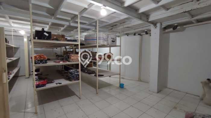 Dijual Gudang Kawasan Umbulharjo, Luas 775m2m², Area Bisnis, Jalur Strategis Dijual Gudang Kawasan Umbulharjo, Luas 775m2m², Area Bisnis, Jalur Strategis