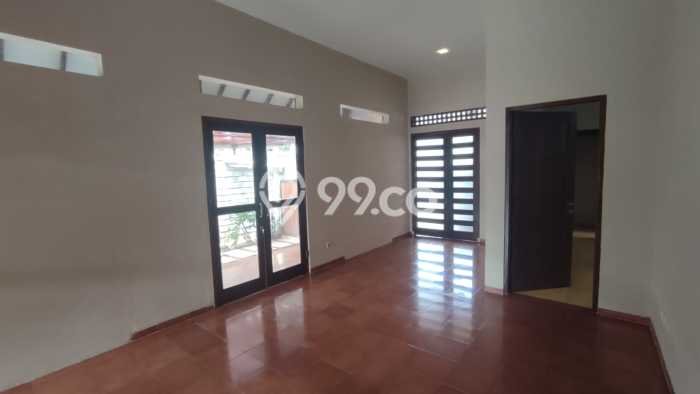 UNIT LANGKA! Rumah kawasan Depok, 3 KM, View Kota, LT 350m² LB 100m² UNIT LANGKA! Rumah kawasan Depok, 3 KM, View Kota, LT 350m² LB 100m²