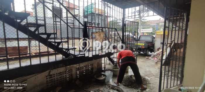 Bangunan Komersil Di Kawasan Bisnis, Depok, Sleman Bangunan Komersil Di Kawasan Bisnis, Depok, Sleman