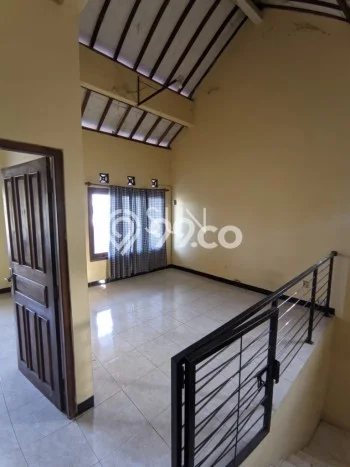 Rumah di Gamping, 3 KT, Design Minimalis, Luas 100m² Bangunan 120m² Rumah di Gamping, 3 KT, Design Minimalis, Luas 100m² Bangunan 120m²