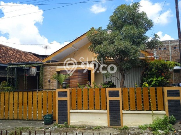 Rumah di Condong Catur, 4 KT, Dekat Fasilitas Umum, Luas 100m² LB 80m² Rumah di Condong Catur, 4 KT, Dekat Fasilitas Umum, Luas 100m² LB 80m²