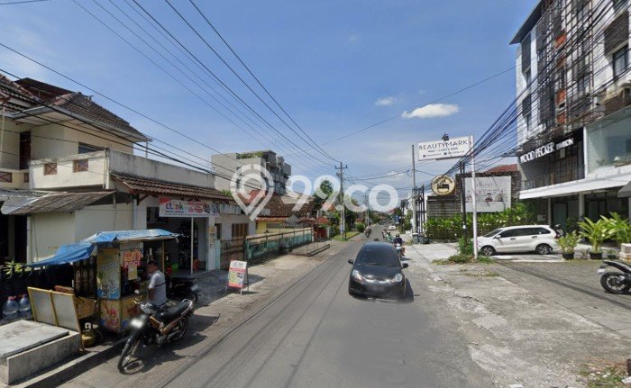 Ruko disewakan di Depok Sleman dengan luas bangunan 160m2 Ruko disewakan di Depok Sleman dengan luas bangunan 160m2