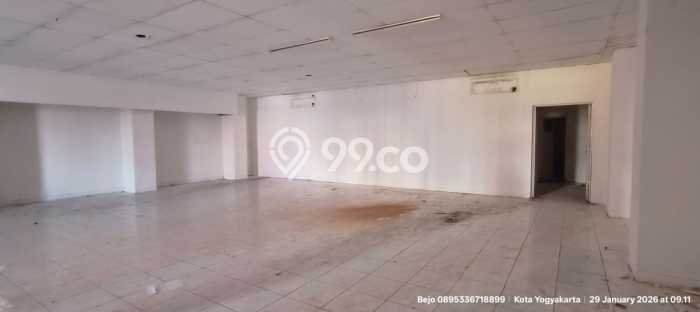 Unit Ruko Disewa Lokasi Ngampilan, Yogyakarta Spesifikasi Luas Bangunan 1000m2 Unit Ruko Disewa Lokasi Ngampilan, Yogyakarta Spesifikasi Luas Bangunan 1000m2