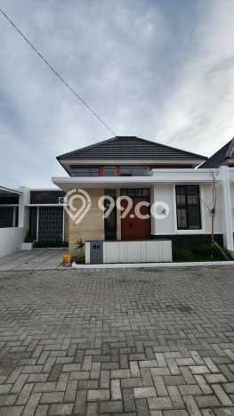 Rumah Modern Cantik 3 Kamar Bisa Langsung Pindah di Ngemplak Rumah Modern Cantik 3 Kamar Bisa Langsung Pindah di Ngemplak