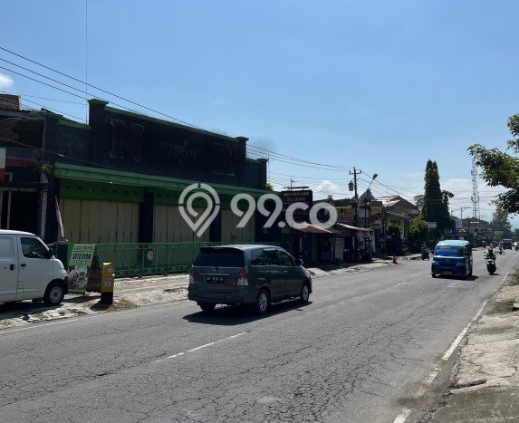 LOKASI STRATEGIS! Ruko Kawasan Mertoyudan, Luas 400m², Kawasan Bisnis LOKASI STRATEGIS! Ruko Kawasan Mertoyudan, Luas 400m², Kawasan Bisnis