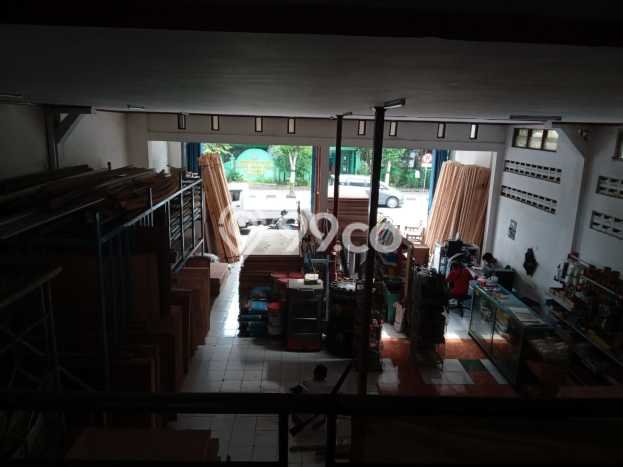 KAWASAN PREMIUM! Ruko di Ngampilan, Luas 190m², Akses Utama KAWASAN PREMIUM! Ruko di Ngampilan, Luas 190m², Akses Utama
