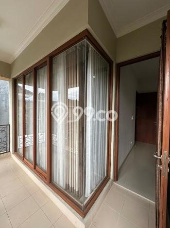 Lokasi strategis! Rumah siap pakai dikontrakkan di Depok LB 150m2 Lokasi strategis! Rumah siap pakai dikontrakkan di Depok LB 150m2