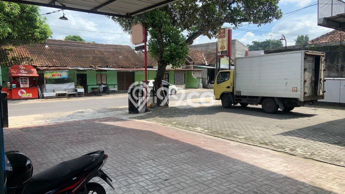 Ruko untuk disewa di Gamping punya LT 700m2 & LB 500m2 harga sewa kompetitif Ruko untuk disewa di Gamping punya LT 700m2 & LB 500m2 harga sewa kompetitif