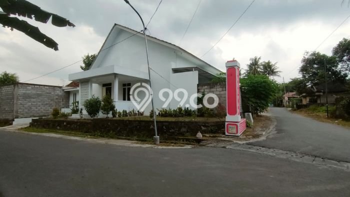 Dijual Cepat Rumah Favorit Siap Huni LB 200m2 di Seyegan, Sleman Dijual Cepat Rumah Favorit Siap Huni LB 200m2 di Seyegan, Sleman