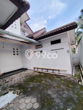 LOKASI TERBAIK! Rumah kawasan Depok, 3 KT, Lingkungan Elite, Luas 297m2m² Bangunan 150m2m² LOKASI TERBAIK! Rumah kawasan Depok, 3 KT, Lingkungan Elite, Luas 297m2m² Bangunan 150m2m²