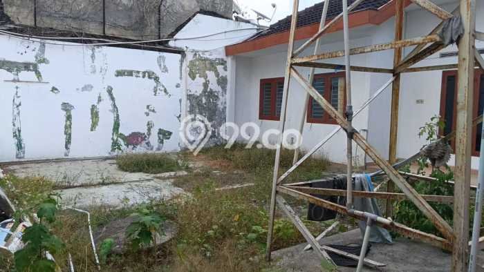 Rumah Asri area , 3 KM, Luas 400m2m² LB 400m2m² Rumah Asri area , 3 KM, Luas 400m2m² LB 400m2m²