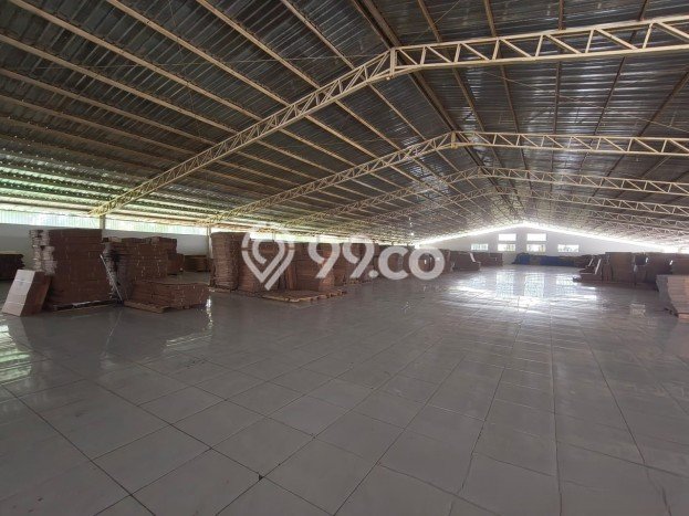 Unit Gudang Disewa Lokasi Sleman, Sleman Spesifikasi Luas Bangunan 4000m2 Unit Gudang Disewa Lokasi Sleman, Sleman Spesifikasi Luas Bangunan 4000m2