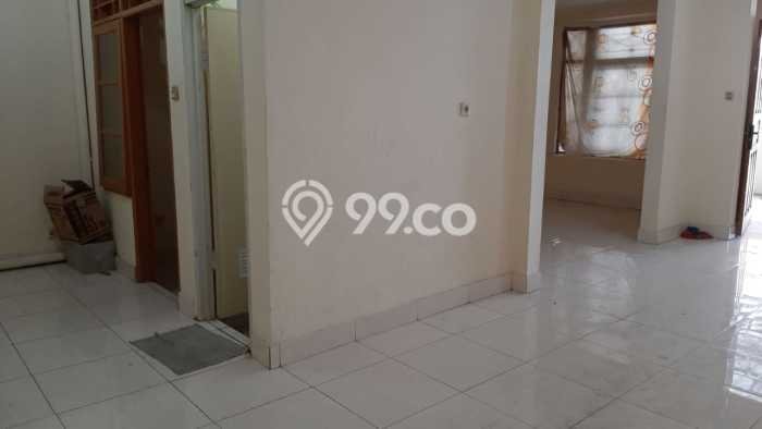 Rumah Sewa Jakarta Barat LT 75m2 LB 150m2 Area Taman Palem Rumah Sewa Jakarta Barat LT 75m2 LB 150m2 Area Taman Palem