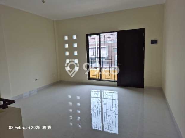Disewakan! Rumah 3 Kamar Tidur &
2 Kamar Mandi di Permata Buana, Jakarta Barat Disewakan! Rumah 3 Kamar Tidur &
2 Kamar Mandi di Permata Buana, Jakarta Barat