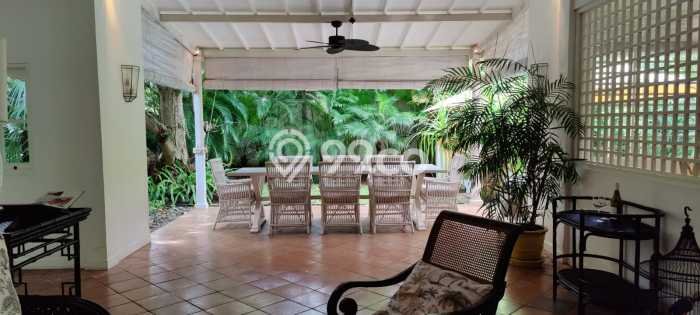 For Sale! Premium House LT 395m2 Desain Elegan di Seminyak For Sale! Premium House LT 395m2 Desain Elegan di Seminyak