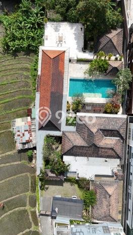 Dijual! Vila Kawasan , Ukuran 2000m2m², Lokasi Strategis Dijual! Vila Kawasan , Ukuran 2000m2m², Lokasi Strategis