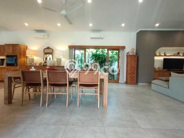 Tempat Ideal! Vila Kawasan , Dimensi 730m2m², Kondisi Prima Tempat Ideal! Vila Kawasan , Dimensi 730m2m², Kondisi Prima