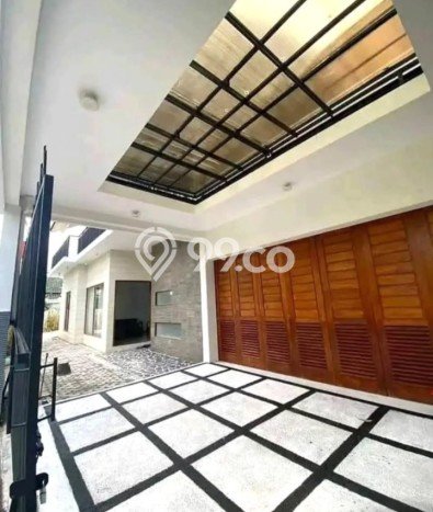 SPECIAL PRICE! Rumah Strategis lokasi Depok, LT 365m2m² Bangunan 300m2m² SPECIAL PRICE! Rumah Strategis lokasi Depok, LT 365m2m² Bangunan 300m2m²