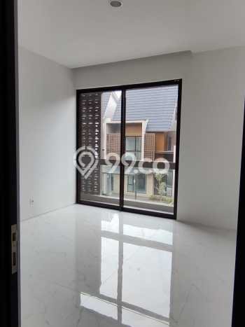 Dijual Rumah Mewah Megah Dengan View Cantik di BSD, Tangerang Dijual Rumah Mewah Megah Dengan View Cantik di BSD, Tangerang