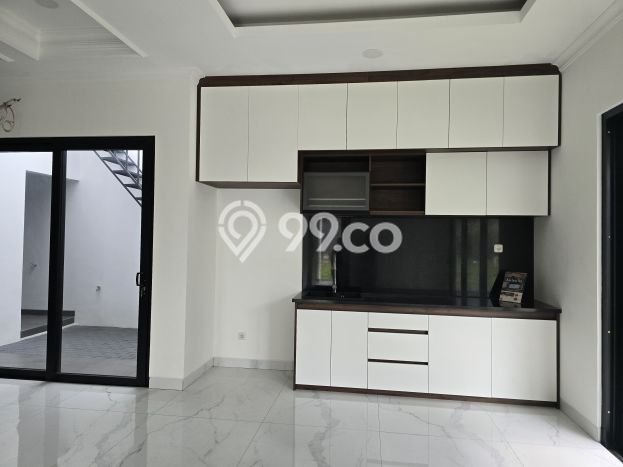 Ready to Use! Premium House LT 200m2 Desain Modern di BSD Ready to Use! Premium House LT 200m2 Desain Modern di BSD