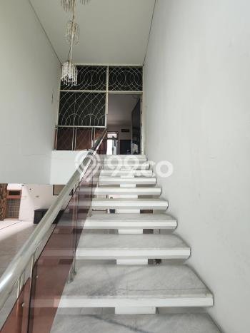 Ready to Use! Luxury House LT 339m2 Desain Elegan di Green garden Ready to Use! Luxury House LT 339m2 Desain Elegan di Green garden