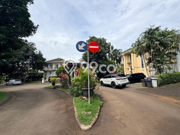 Rumah Mewah Dijual LT 595m2 di BSD, Tangerang Selatan Rumah Mewah Dijual LT 595m2 di BSD, Tangerang Selatan