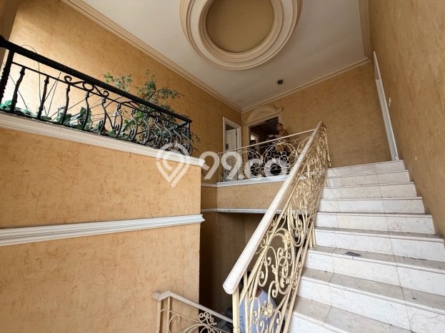 Rumah Mewah Dijual LT 595m2 di BSD, Tangerang Selatan Rumah Mewah Dijual LT 595m2 di BSD, Tangerang Selatan