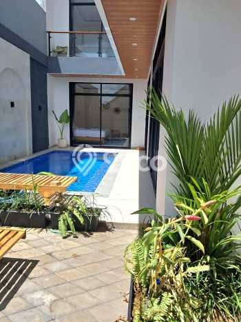 Vila Premium Kawasan , Luas 140m2m², Posisi Premium dengan jalan mudah Vila Premium Kawasan , Luas 140m2m², Posisi Premium dengan jalan mudah