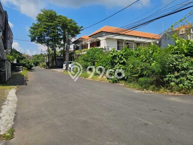 Lahan Strategis di Seminyak Dijual dengan Luas 206m2 Lahan Strategis di Seminyak Dijual dengan Luas 206m2
