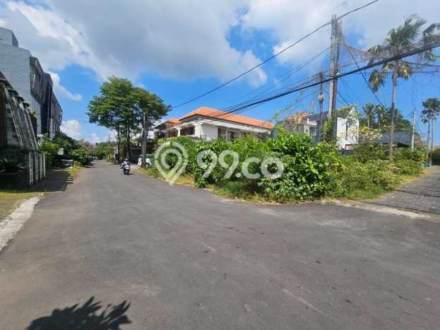 Lahan Strategis di Seminyak Dijual dengan Luas 206m2 Lahan Strategis di Seminyak Dijual dengan Luas 206m2