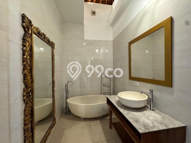 Vila Kawasan , Area 400m2m², Dekat ke Pusat Kota Vila Kawasan , Area 400m2m², Dekat ke Pusat Kota